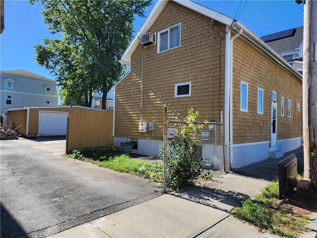 Stanwood St, Providence, RI 02907