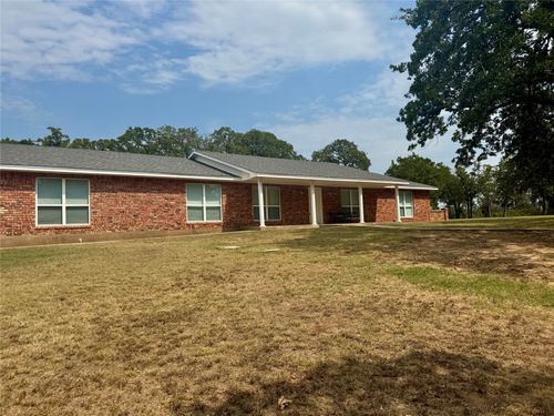120 E Huron Cir, Nocona, TX, 76255-9232 | Card Image