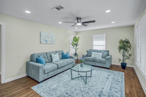 805 Ross Trl, Arlington, TX, 76012-4622 | Card Image