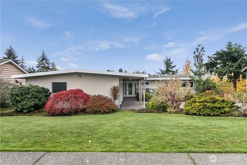 1807 121st Avenue Se, Bellevue, WA, 98005 | Card Image