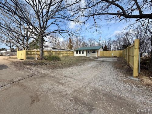 15775 Hallmark Ln, Saint Robert, MO, 65584-3131 | Card Image