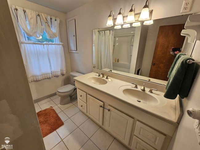 Full Bath | Image 25