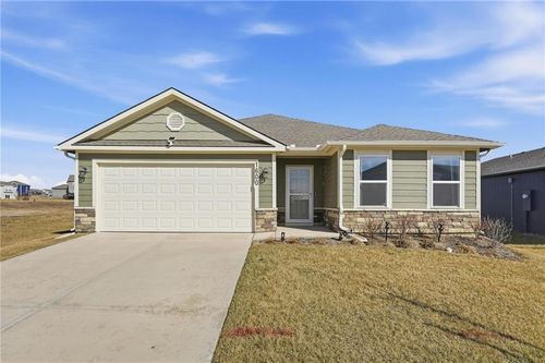 1600 Maci St, Belton, MO, 64012-2246 | Card Image