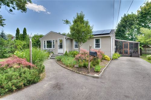15 Whipple Ave, Barrington, RI, 02806-2918 | Card Image