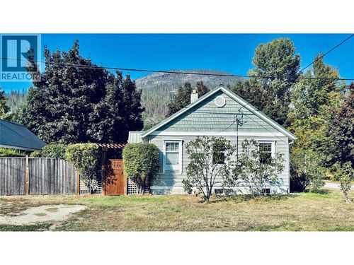 {{alt}} | Card Image