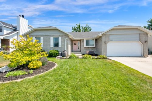 533 Valley Dr, Centerville, UT, 84014-1059 | Card Image