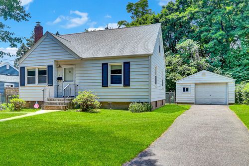 19 Poplar Place, Glen Cove, NY, 11542 | Card Image