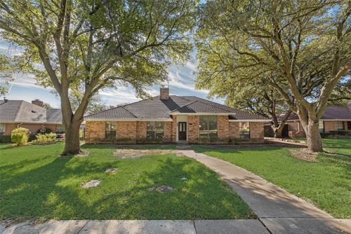 1318 Deer Ridge Dr, Duncanville, TX, 75137-3631 | Card Image