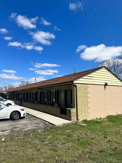 32490 Van Dyke Ave, Warren, MI, 48093-8132 | Card Image