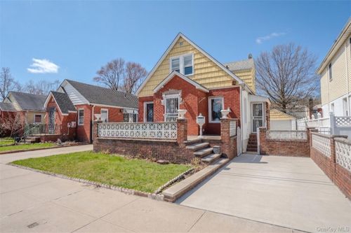 49-58 Utopia Pkwy, Fresh Meadows, NY, 11365-1600 | Card Image