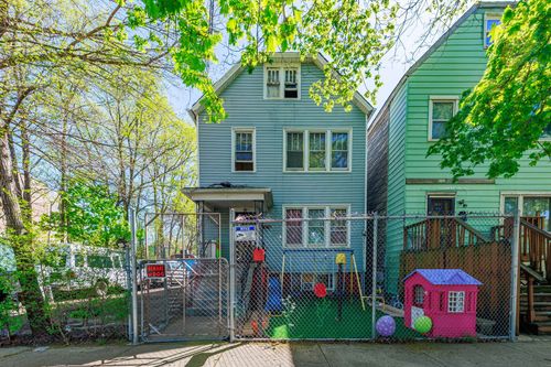 8119 S Escanaba Ave, Chicago, IL, 60617-1531 | Card Image