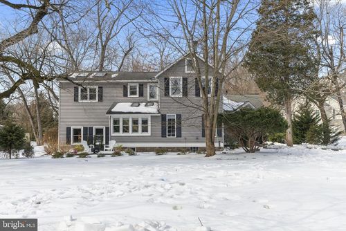 611 New Albany Rd, MOORESTOWN, NJ, 08057-1320 | Card Image