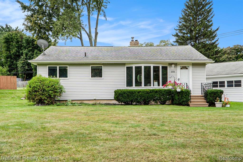 Oakdale Dr, Waterford, MI 48329 #1