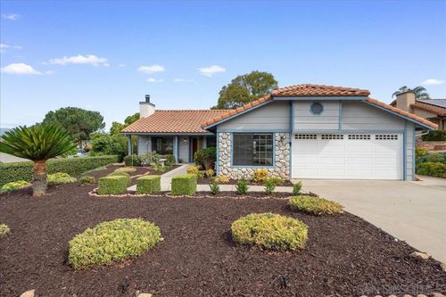 445 Cancun Ct, Fallbrook, CA, 92028-4064 | Card Image