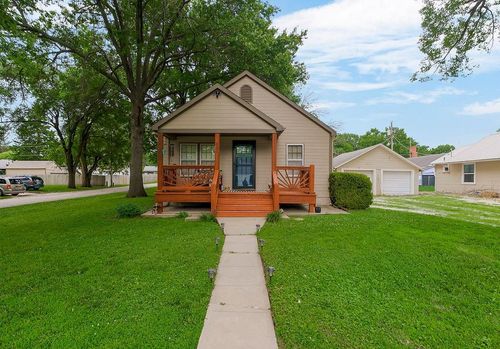 601 Peoria St, Louisburg, KS, 66053-4115 | Card Image