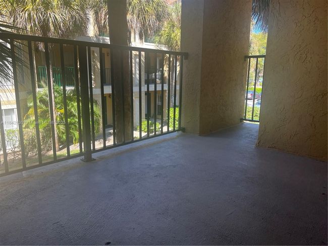 APT-421 - 949 Riverside Dr, Condo with 1 bedrooms, 1 bathrooms and null parking in Coral Springs FL | Image 7