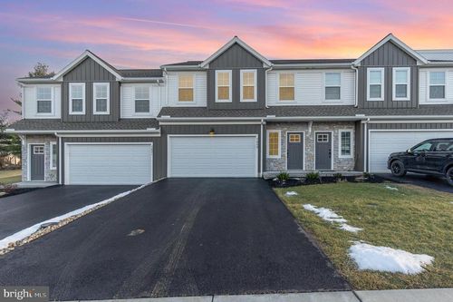 7869 Oak Brook Dr, HARRISBURG, PA, 17112-9651 | Card Image