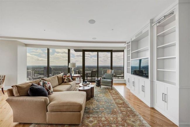 UNIT-3504 - 3344 Peachtree Rd Ne, Condo with 2 bedrooms, 3 bathrooms and 2 parking in Atlanta GA | Image 7