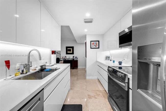 APT-804 - 2650 Sw 37 Th Ave, Condo with 1 bedrooms, 1 bathrooms and null parking in Coconut Grove FL | Image 9