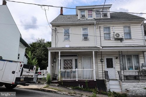 32 S Catherine St, SHENANDOAH, PA, 17976-2111 | Card Image