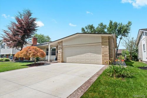 36056 Jamison St, Livonia, MI, 48154-5115 | Card Image