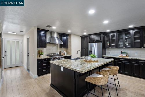 102 Vineyard Cir, Yountville, CA, 94599-1394 | Card Image
