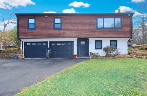 5 Deer Trl, Sandy Hook, CT, 06482-1033 | Card Image