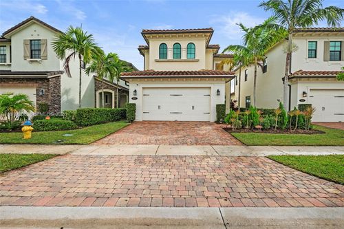 445 Sw 113th Ln, Pembroke Pines, FL, 33025-4831 | Card Image