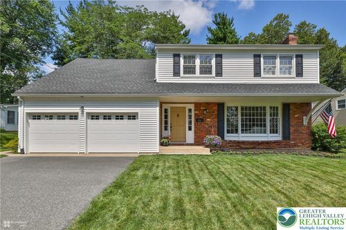 313 Iroquois St, EMMAUS, PA, 18049-1716 | Card Image