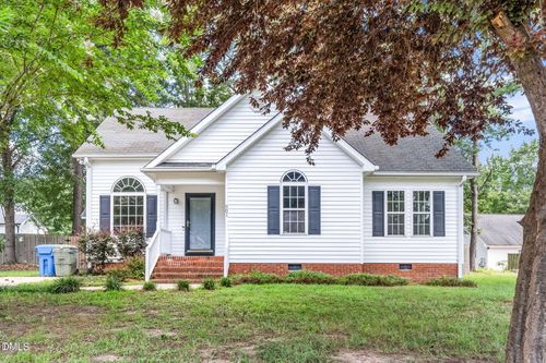 501 Corwood Dr, Fuquay Varina, NC, 27526-6760 | Card Image