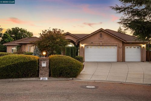 204 Chaps Ct, Oakley, CA, 94561-3902 | Card Image