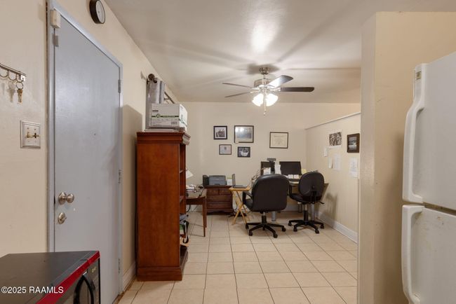6-web-or-mls-201 S College Dr 107-6 | Image 8