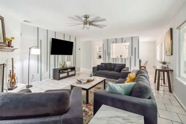 11204 Applewood Dr, House other with 4 bedrooms, 2 bathrooms and 4 parking in Austin TX | Image 5