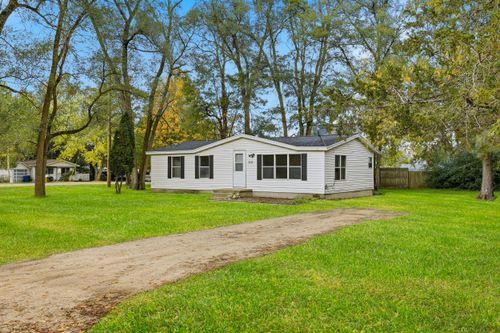 212 Elm St, Howard City, MI, 49329-9743 | Card Image