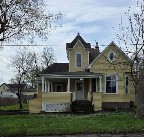 715 W 4th St, Cameron, MO, 64429-1517 | Card Image