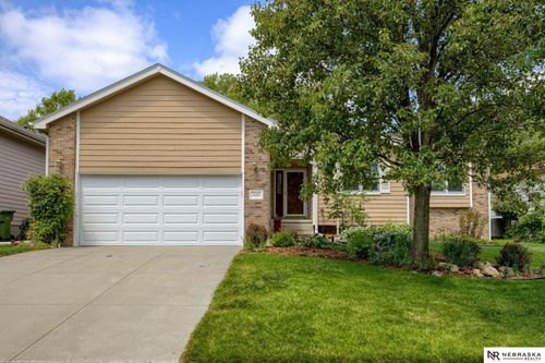 7557 Upton Grey Ln, Lincoln, NE, 68516-5695 | Card Image