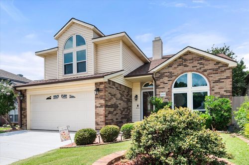 2404 Bennington Drive, Arlington, TX, 76018 | Card Image