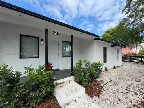 2100 Sw 6th St, Miami, FL, 33135-3212 | Card Image
