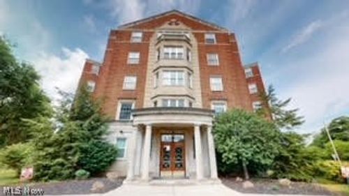 111-13800 Fairhill Rd, Shaker Heights, OH, 44120-1280 | Card Image