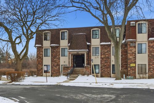 2-835 Waterview Cir, Vernon Hills, IL, 60061-2557 | Card Image