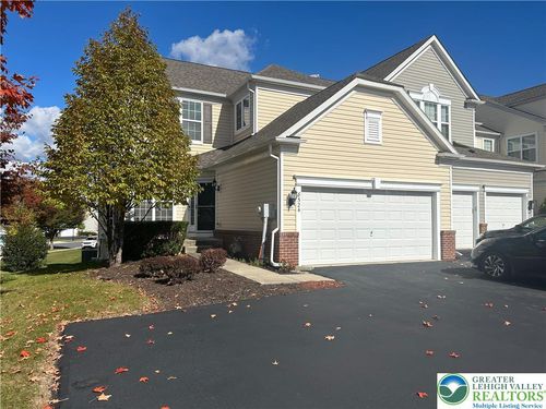 8524 Mayfair Ct, BREINIGSVILLE, PA, 18031-1567 | Card Image