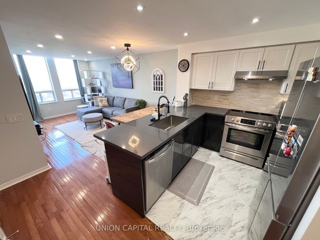 LPH08 - 330 Red Maple Rd, Condo with 1 bedrooms, 1 bathrooms and 1 parking in Richmond Hill ON | Image 9