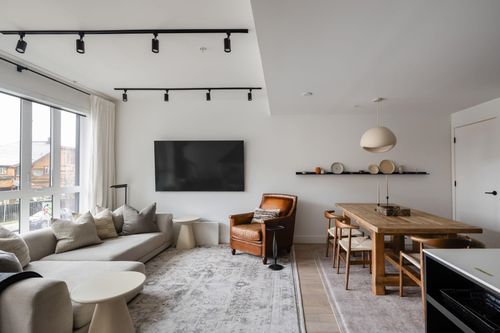 3914 Dumfries Street, Vancouver, BC, V5N0J1 | Card Image