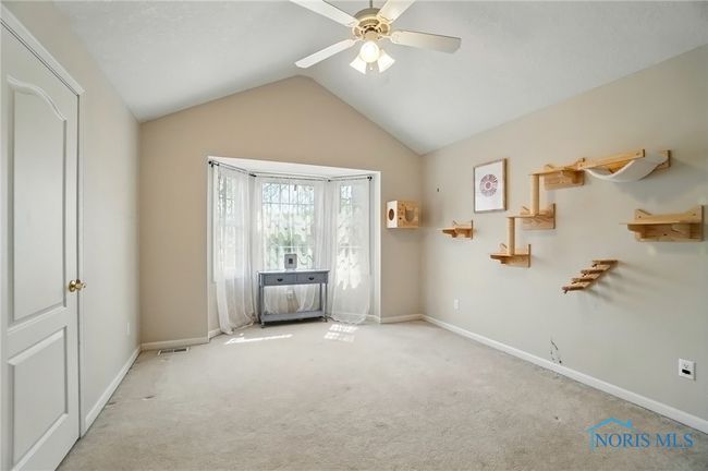 Large bedroom on 2nd floor | Image 34