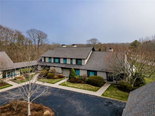 2 Stevenson Way, Narragansett, RI, 02882-4240 | Card Image