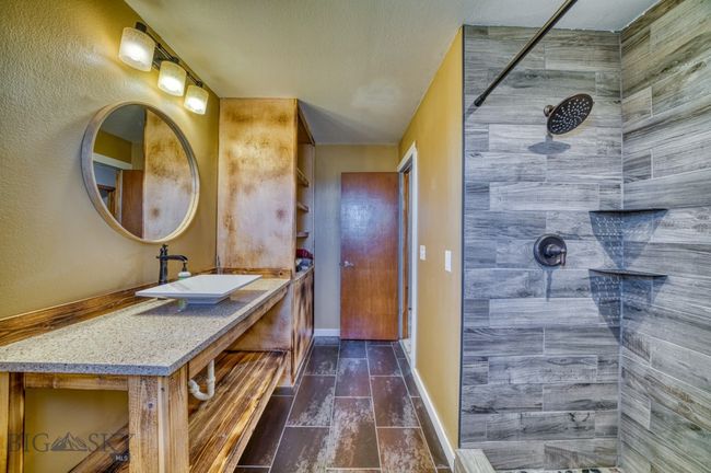 2nd level bathroom | Image 26