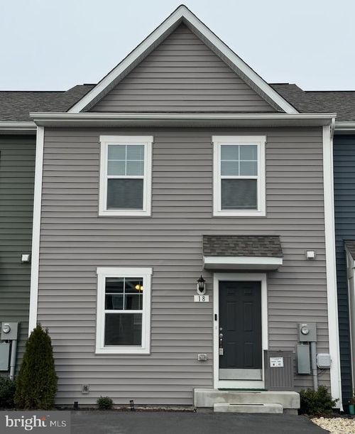 18 Needle Ct, BUNKER HILL, WV, 25413-3124 | Card Image