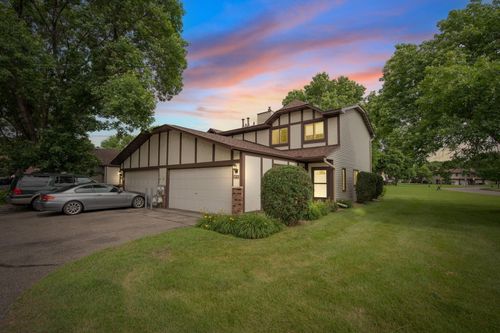 8775 Maplebrook Pkwy N, Brooklyn Park, MN, 55445-1931 | Card Image