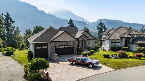 4360 Estate Dr, Chilliwack, BC, V2R3B4 | Card Image