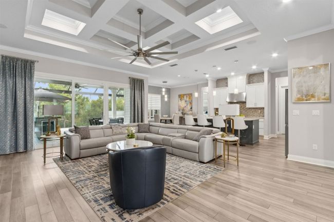 Open gathering room with coffered ceiling | Image 11